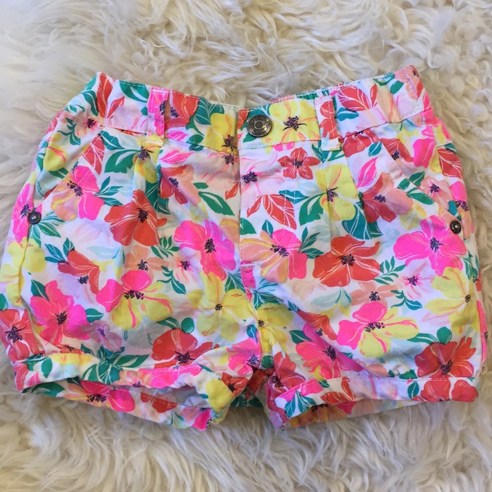 4/$15. 3-6 month floral shorts